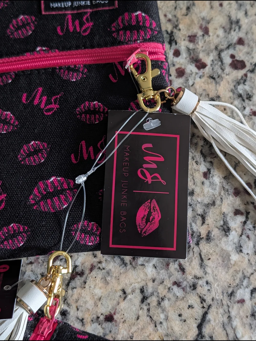 NWT'S Makeup Junkie Bags~Kiss Print Set~Mini & Large Flat Lay